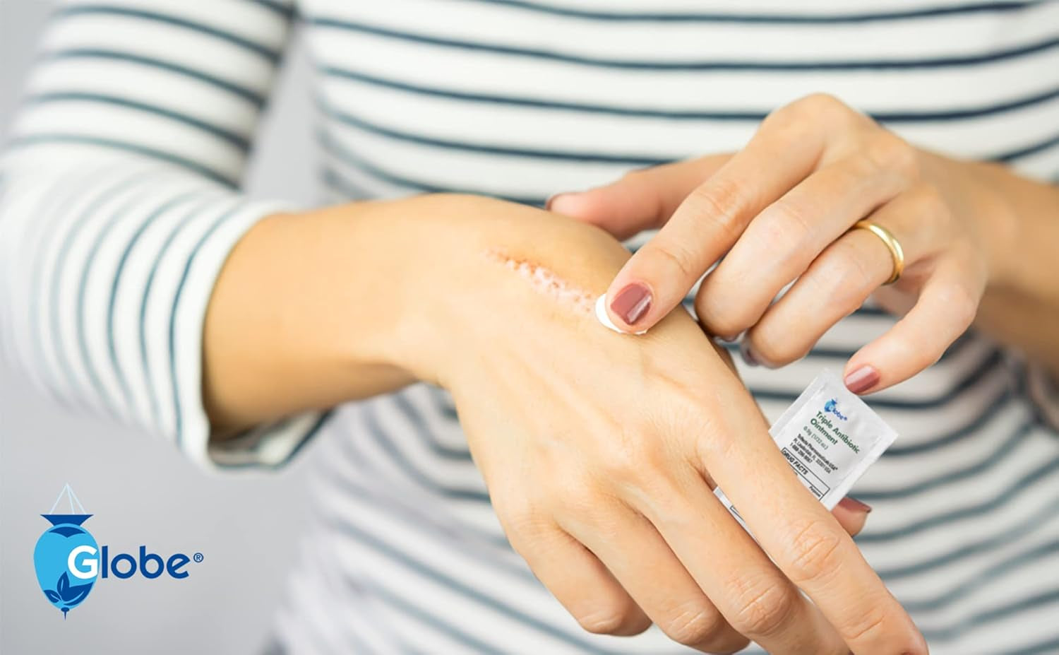 (144 Pack) Triple Antibiotic Ointment 0.9G Single Packet, First Aid Kit for Minor Scratches, Wounds, Cuts and Burns, Prevents Infection Active Ingredients Compare to Leading Brand, Travel Size